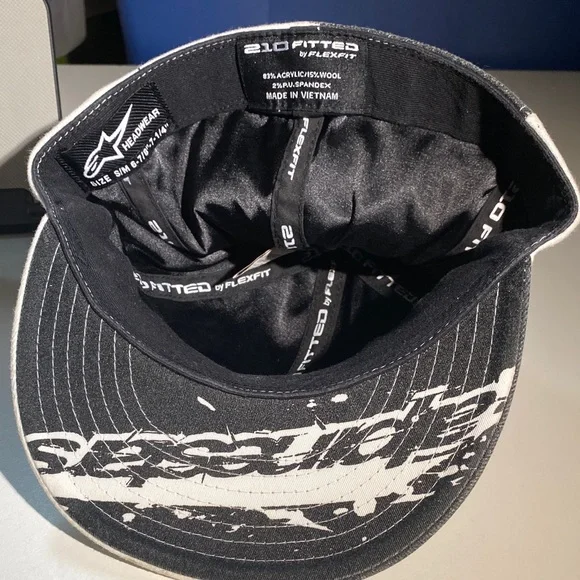 Alpinestars Black and White Hat Cap Men’s S/M - Picture 5 of 5